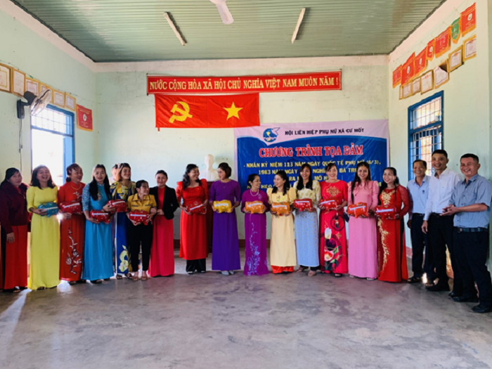 Cu Mot day manh hoc tap va lam theo tu tuong, dao duc, phong cach Ho Chi Minh 1